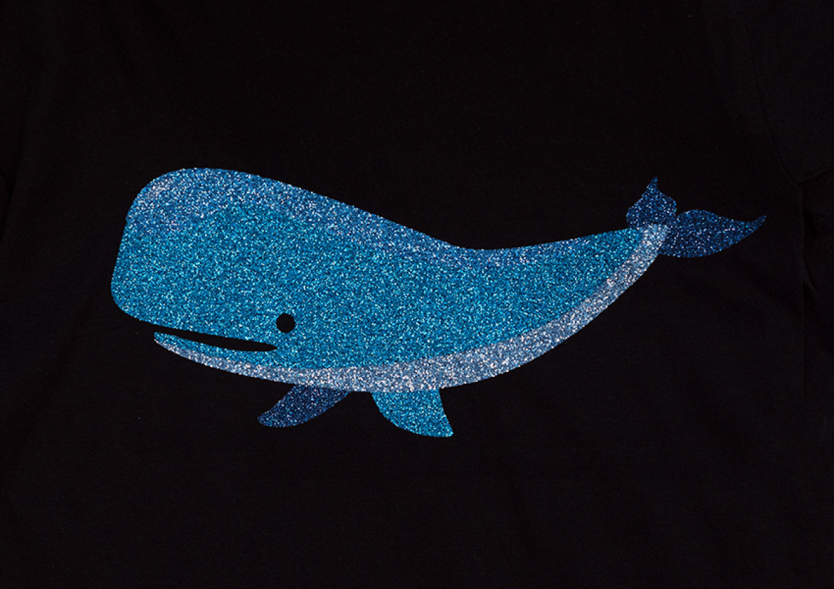 Eksempel på tekstiltryk med STAHLS' CAD-CUT Glitter Flake