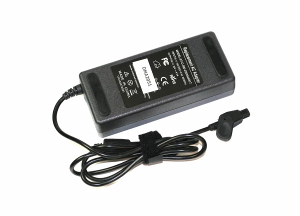 Dell 90W 20V 4.5A strømforsyning med Special 3 hole tip- Kompatibel