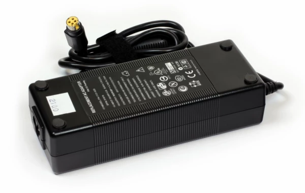 IBM-Lenovo 130W 19.5V 6.7A strømforsyning med 4pin stik- Kompatibel IBM-Lenovo 130W 19.5V 6.7A strømforsyning med 4pin stik- Kompatibel