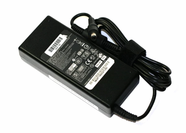 Toshiba 90W 15V 6A strømforsyning 6.3mm x 3.0mm stik - Original