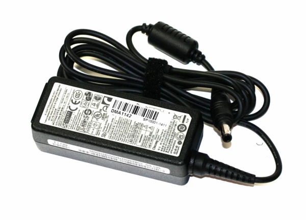 Samsung 40W 19V 2.1A strømforsyning med 5.5mm x 3.4mm Pin In Tip - Original