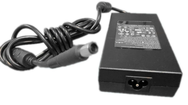 Dell 180W 19.5V 9.23A Strømforsyning - Original - Køb Nu! Dell 180W 19.5V 9.23A strømforsyning med 7.4 mm x 5.0 mm, with central pin inside - Original